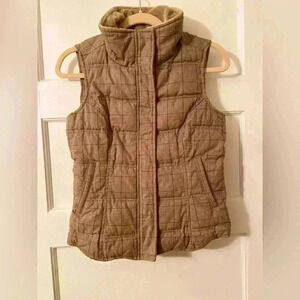 Tommy Hilfiger quilted vest for cold weather.